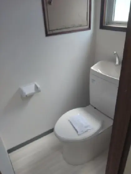 浅草橋のスケルトン店舗物件の内装