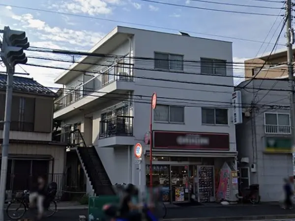日吉のスケルトン店舗物件の外観