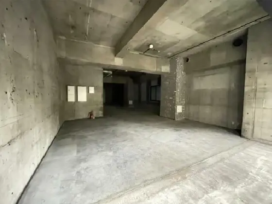 センター南のスケルトン物件の内装