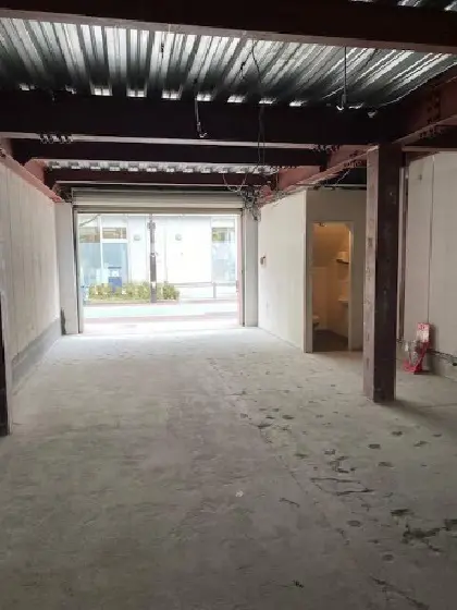 貸店舗(スケルトン)の内装