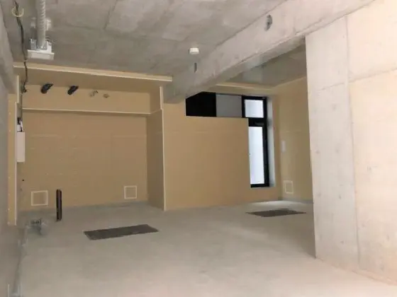 貸店舗(スケルトン)の内装