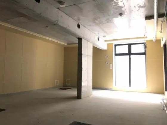 貸店舗(スケルトン)の内装