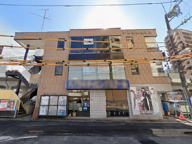 本厚木のスケルトン店舗物件の外観