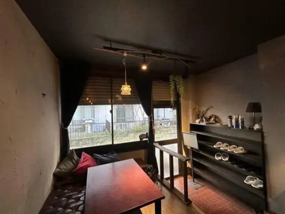 蓮沼のダイニングバー居抜きの内装