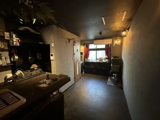 蓮沼のダイニングバー居抜きの内装