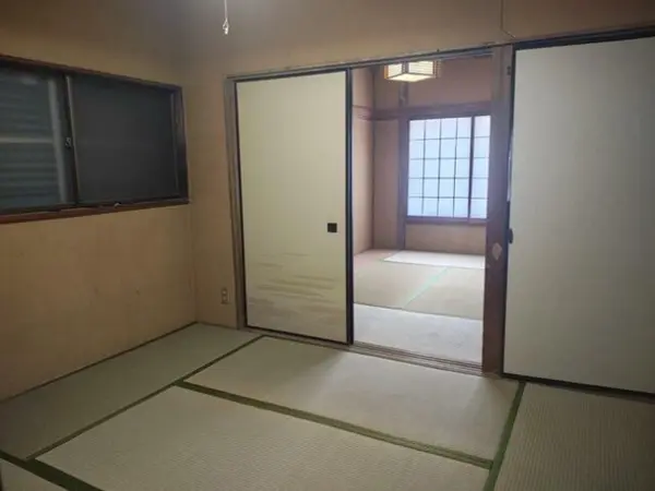 スナック・パブの居抜き物件の内装