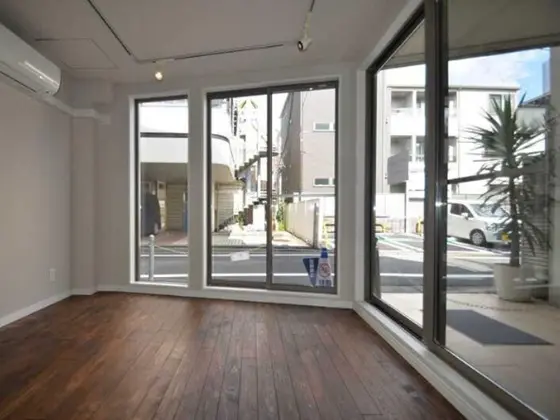 三軒茶屋の事務所仕様物件の内装