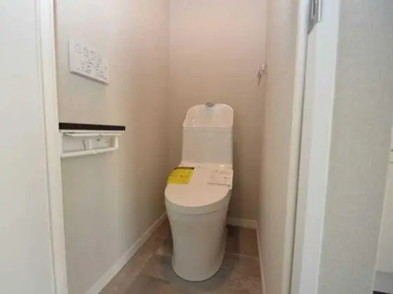 三軒茶屋の事務所仕様店舗物件のトイレ