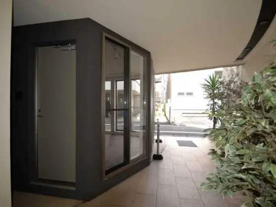 三軒茶屋の事務所仕様物件の外観