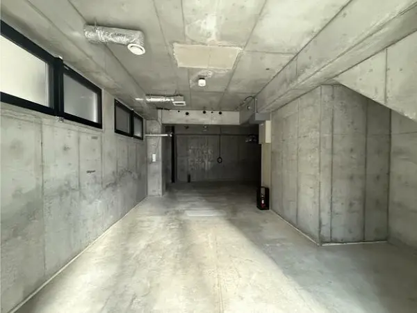 恵比寿のスケルトン物件の内装