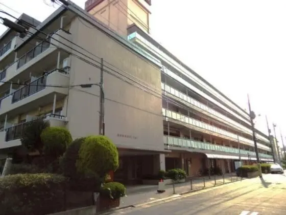 原木中山のスケルトン店舗物件の外観