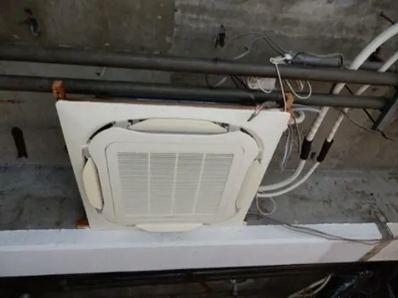 貸店舗(スケルトン)の内装