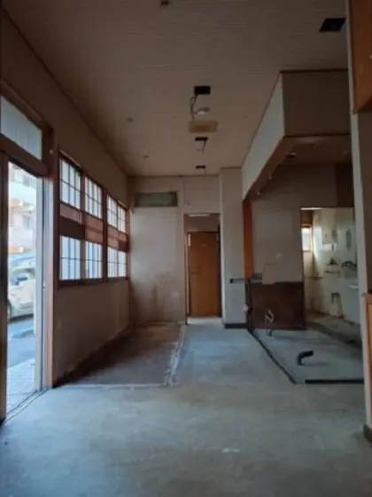 貸店舗(スケルトン)の内装