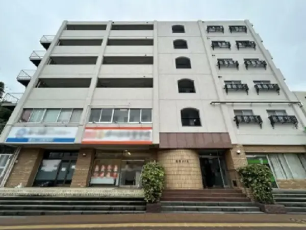 貸店舗(スケルトン)の外観