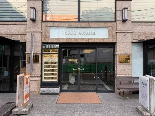 表参道の居抜き店舗のエントランス