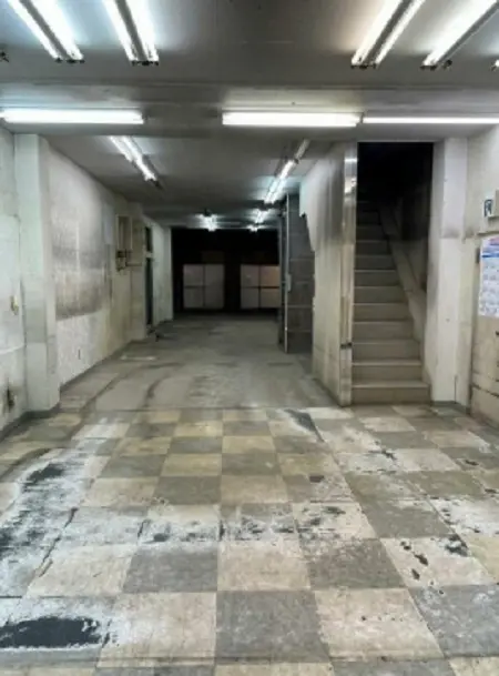 大山の事務所仕様店舗物件の内装