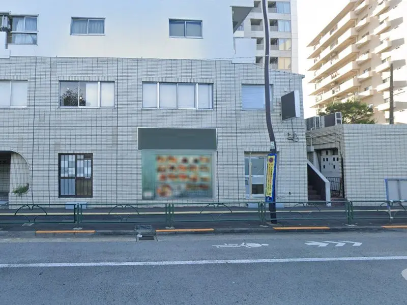 湯島のスケルトン店舗物件のエントランス