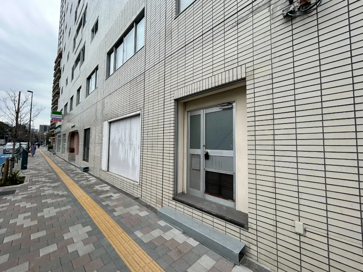 湯島のスケルトン店舗物件の外観