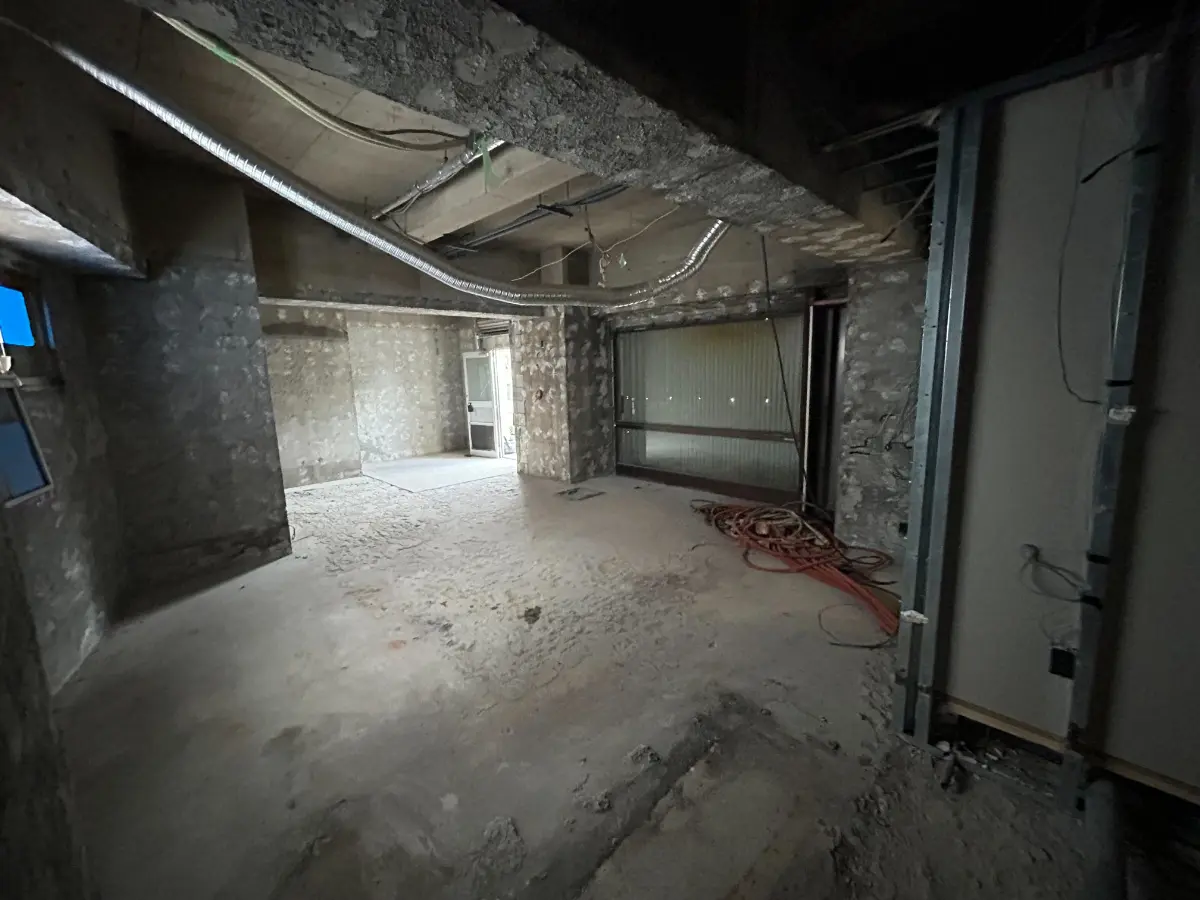 貸店舗(スケルトン)の内装