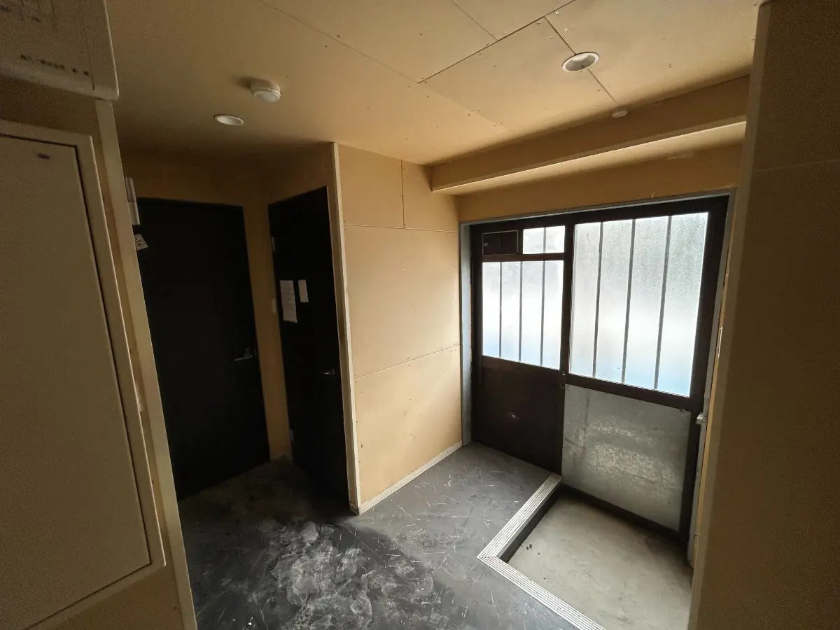 貸店舗(スケルトン)の内装