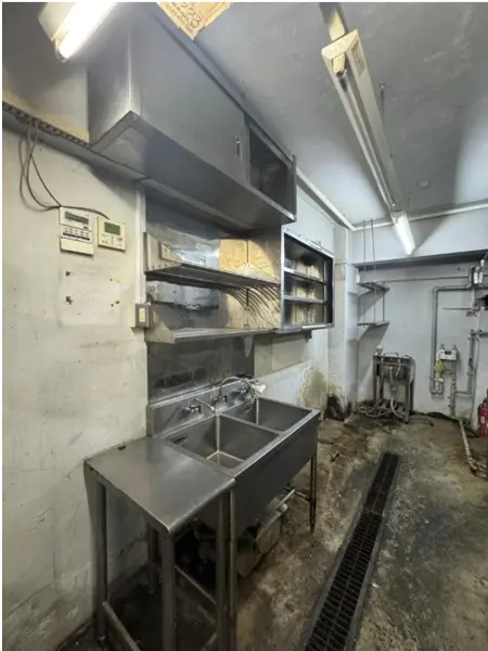 新橋の居抜き店舗の厨房