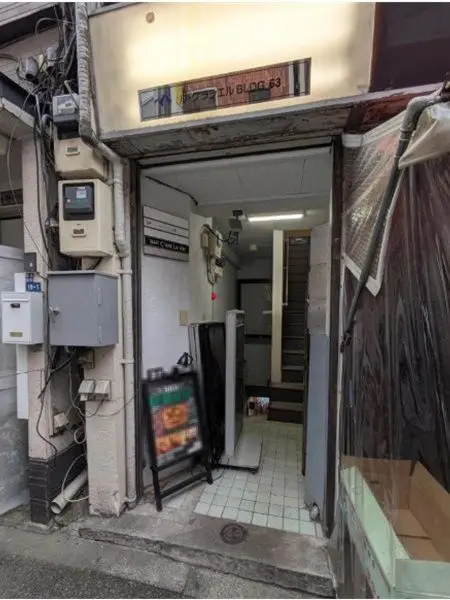 新橋の居抜き店舗のエントランス