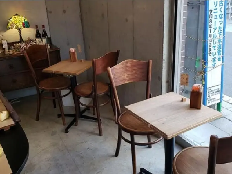 パン屋の居抜き物件の内装