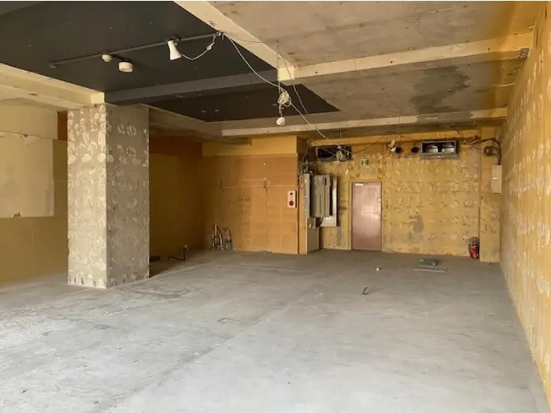 貸店舗(スケルトン)の内装