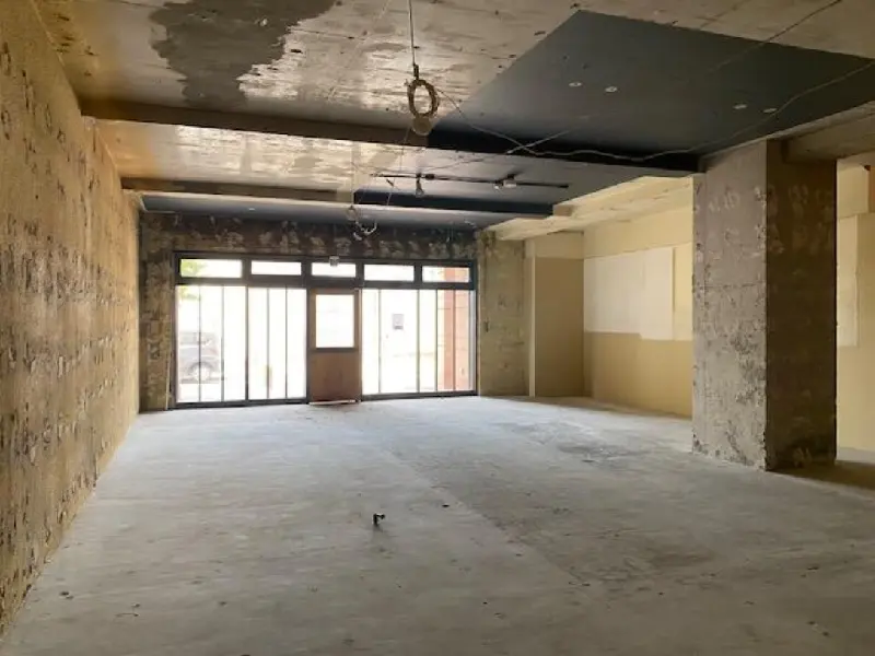 貸店舗(スケルトン)の内装