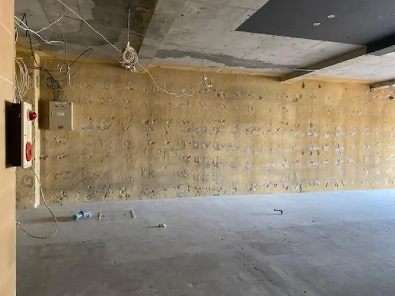 貸店舗(スケルトン)の内装