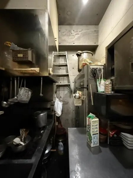 居酒屋の居抜き物件の厨房