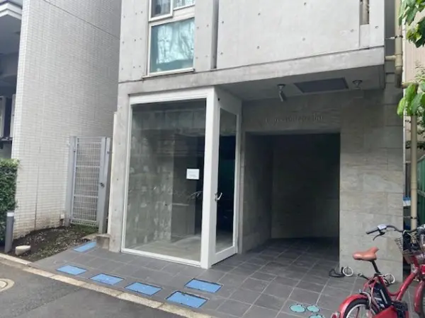 貸店舗(スケルトン)の外観