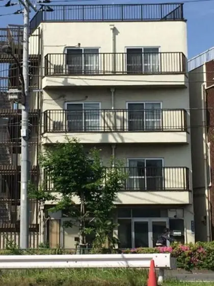 下丸子の事務所仕様店舗物件のエントランス