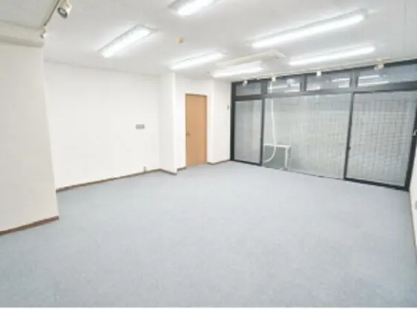 貸店舗(事務所仕様)の内装