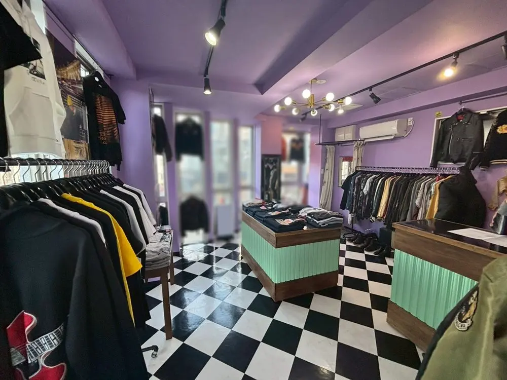 三軒茶屋の物販居抜きの内装