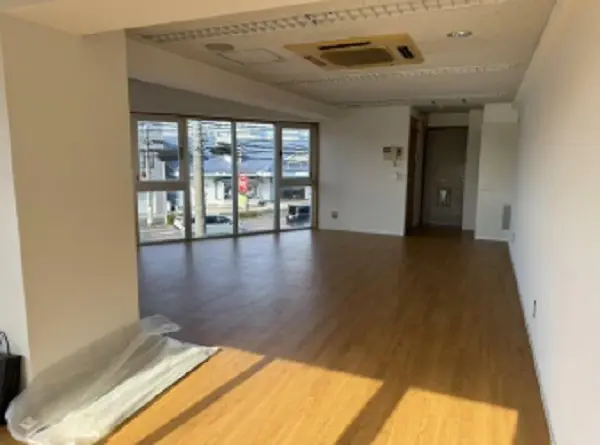 十日市場の事務所仕様物件の内装