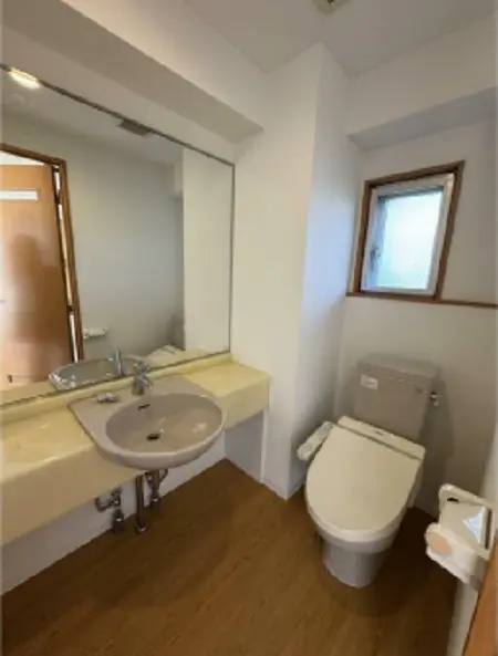 十日市場の事務所仕様物件のトイレ