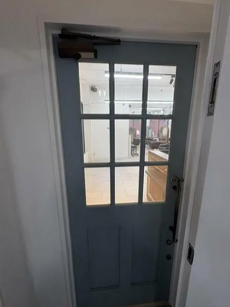 美容室・理容室の居抜き物件のエントランス