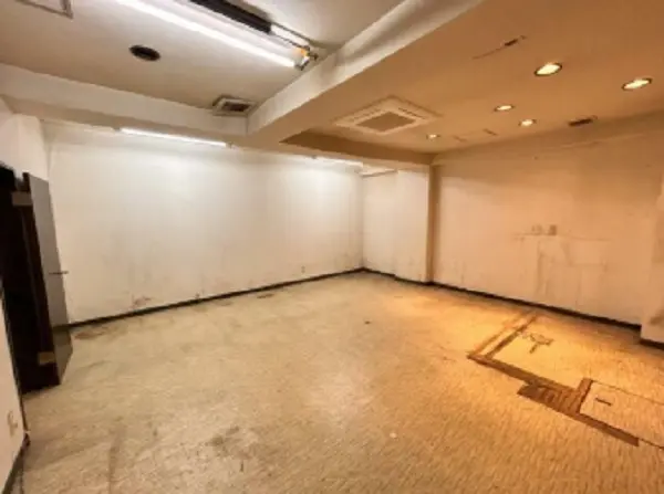 貸店舗(スケルトン)の内装