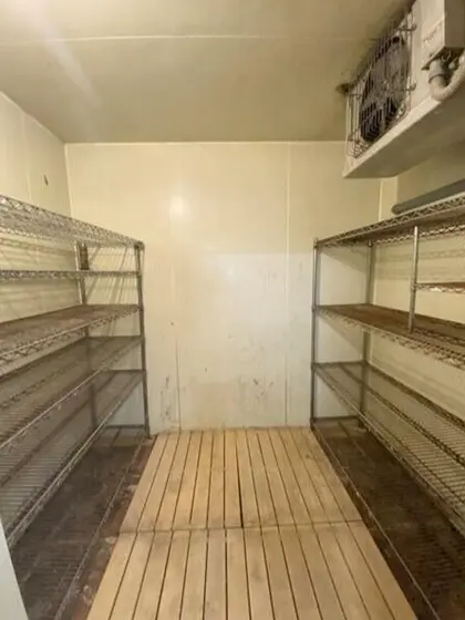 新小岩の居抜き店舗の内装