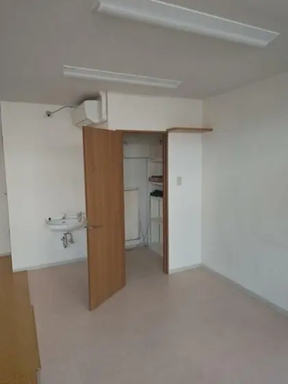 鎌倉の事務所仕様店舗物件の内装