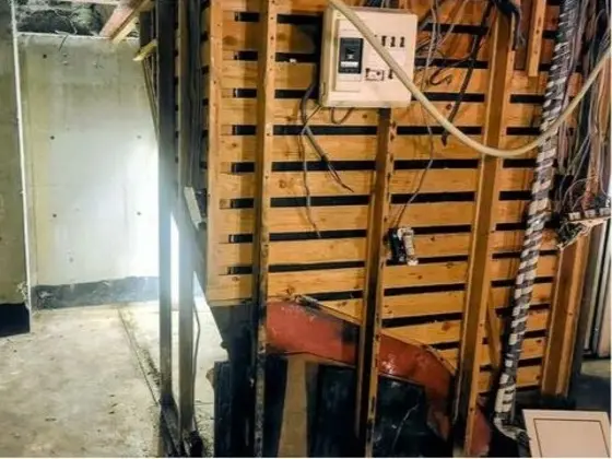 青物横丁のスケルトン店舗物件の内装