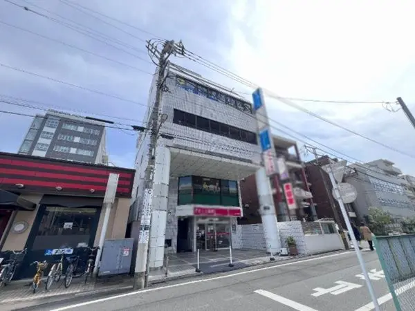 西八王子の医院居抜きの外観