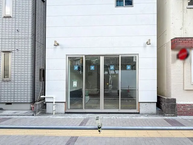 貸店舗(スケルトン)の外観