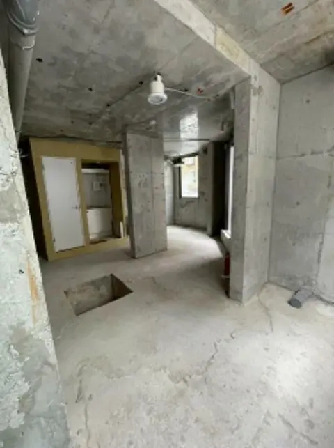 王子のスケルトン店舗物件の内装