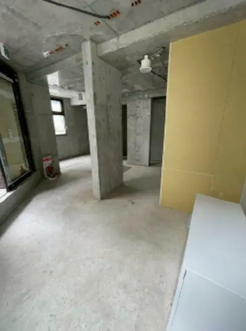 貸店舗(スケルトン)の内装