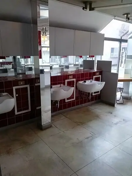 美容室・理容室の居抜き物件の内装