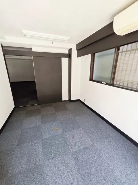 貸店舗(事務所仕様)の内装