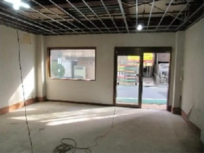 中井のスケルトン店舗物件の内装