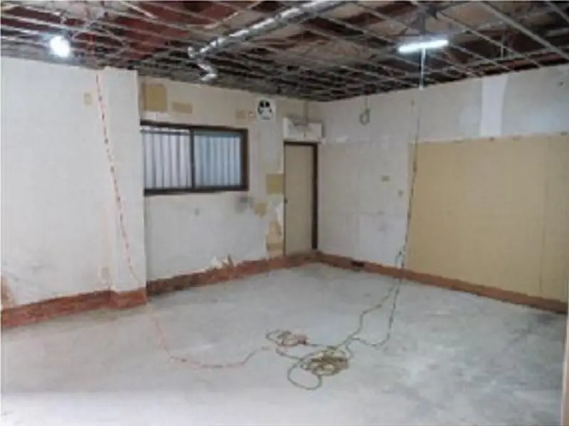 中井のスケルトン店舗物件の内装